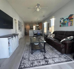 Luxury 2B2B Condo at River Oaks
